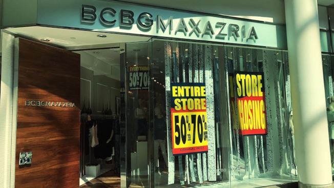 位于新州中部商场内的BCBG Max Azria服装店关闭。(记者谢哲澍／摄影)