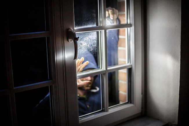 出远门时，一些方法可以避免让住家遭到小偷觊觎。(Getty Images)