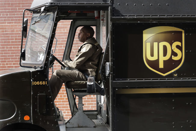 UPS虽订购上百辆特斯拉的Semi，但仍以短程运送为主。（美联社）