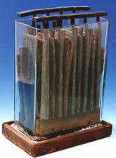 普兰特发明的铅酸电池原型